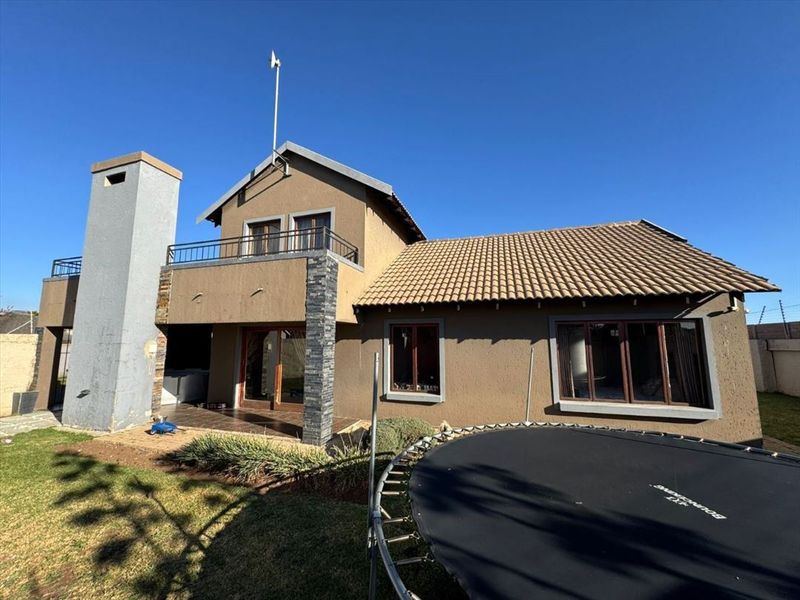 Affordable Family Home with Essential Comforts - Photo 3