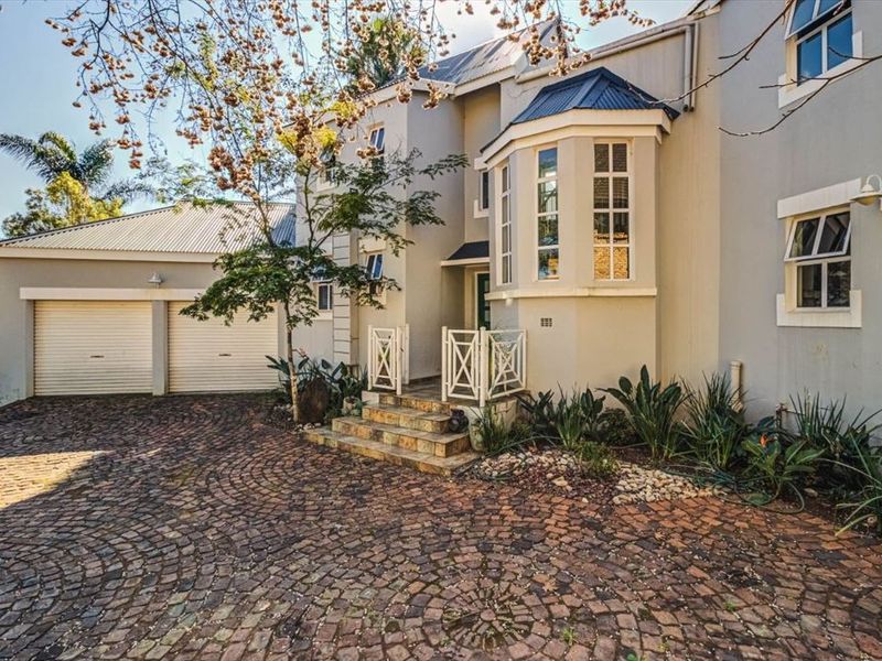 Spacious and Stylish Family Home - Photo 3