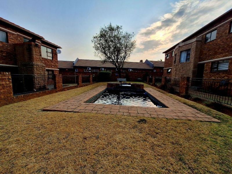 Charming Starter Home with Pool - Photo 3