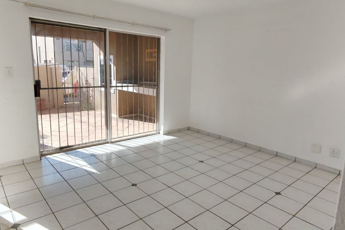 FOR SALE!! 3 Bedroom Townhouse  in Celtisdal - Photo 3