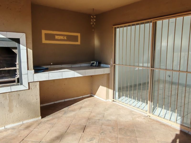 FOR SALE!! 3 Bedroom Townhouse  in Celtisdal - Photo 4