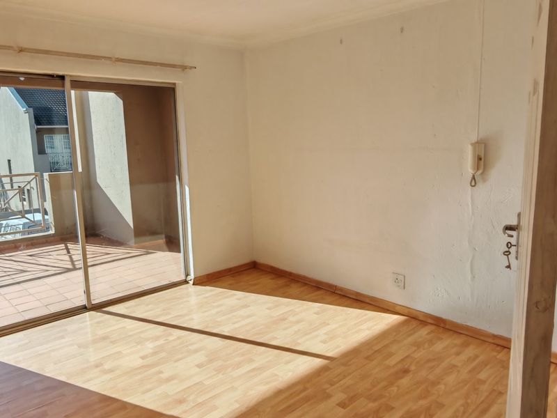 FOR SALE!! 3 Bedroom Townhouse  in Celtisdal - Photo 2