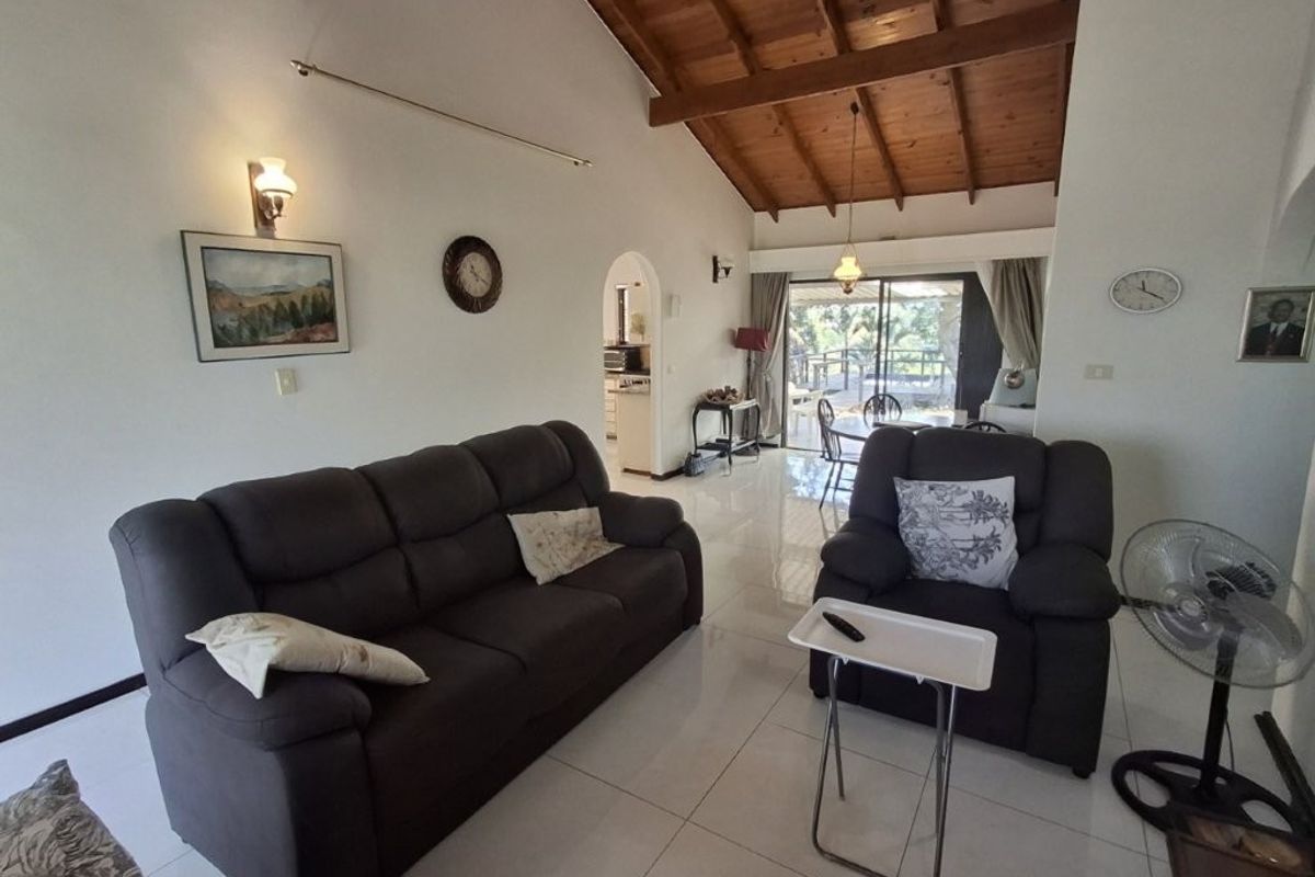 Immaculate character filled family residence with Ocean views and the added bonus of potential income generating accommodation. ABSOLUTE Value for money!!!!! - Photo 5
