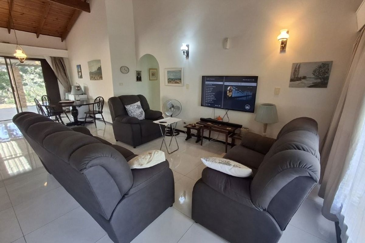 Immaculate character filled family residence with Ocean views and the added bonus of potential income generating accommodation. ABSOLUTE Value for money!!!!! - Photo 2