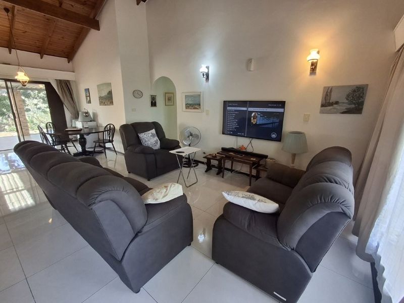 Immaculate character filled family residence with Ocean views and the added bonus of potential income generating accommodation. ABSOLUTE Value for money!!!!! - Photo 2