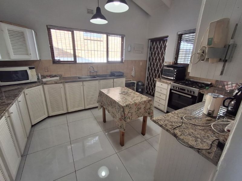 Immaculate character filled family residence with Ocean views and the added bonus of potential income generating accommodation. ABSOLUTE Value for money!!!!! - Photo 9