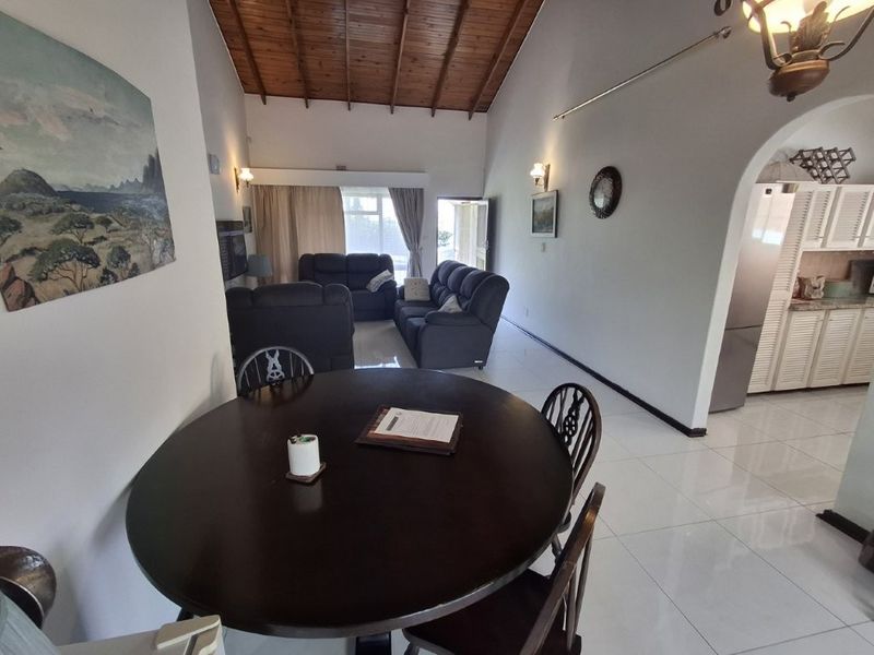 Immaculate character filled family residence with Ocean views and the added bonus of potential income generating accommodation. ABSOLUTE Value for money!!!!! - Photo 7