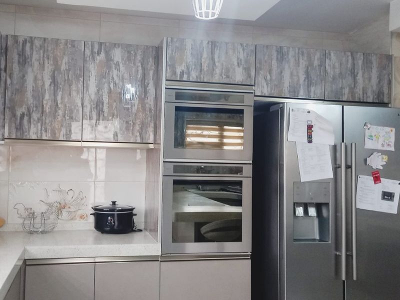 5 Bedroom House For Sale in Parklands Estate.. - Photo 3