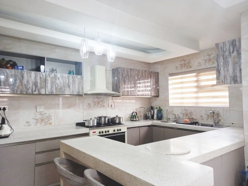 5 Bedroom House For Sale in Parklands Estate.. - Photo 2