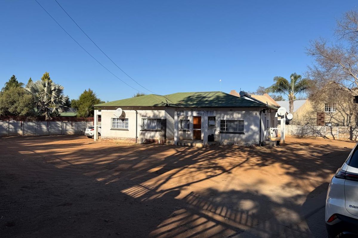 INVESTMENT OPPORTUNITY: MULTI-TENANTED BACHELOR UNITS FOR SALE – POLOKWANE!!! - Photo 3