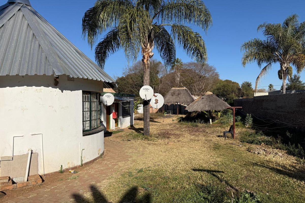 INVESTMENT OPPORTUNITY: MULTI-TENANTED BACHELOR UNITS FOR SALE – POLOKWANE!!! - Photo 4