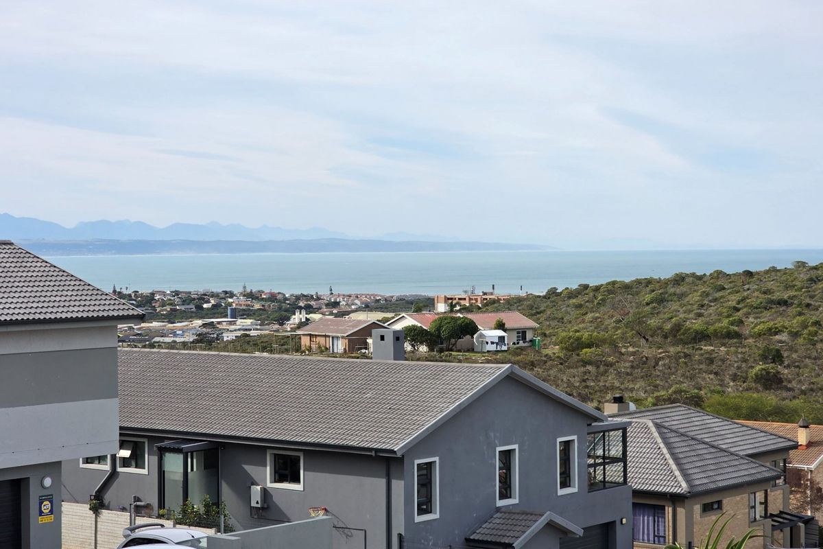 Beautiful Duet House... Established and Popular Neighborhood !!! - Photo 3