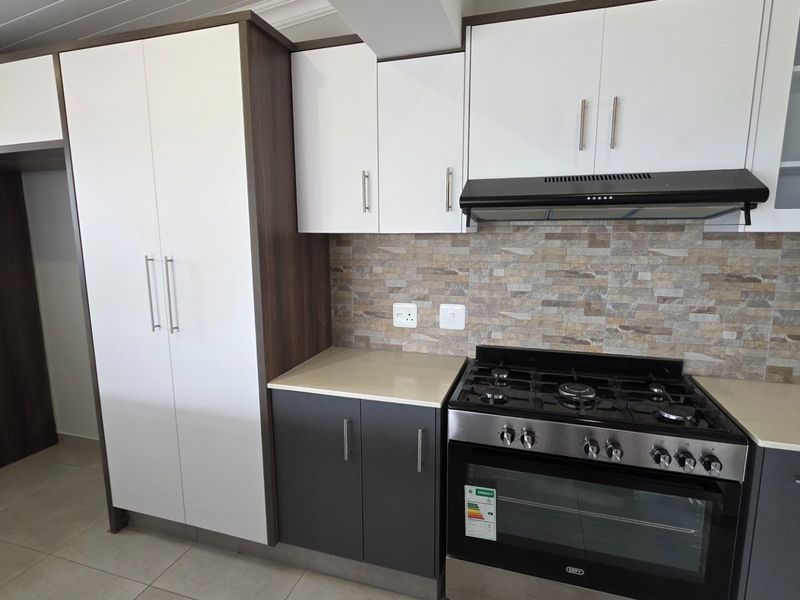 Beautiful Duet House... Established and Popular Neighborhood !!! - Photo 9