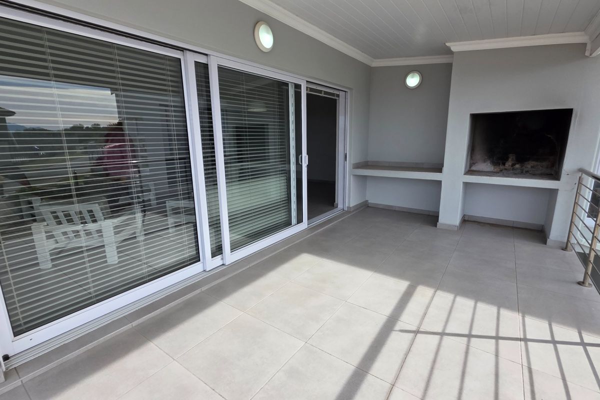 Beautiful Duet House... Established and Popular Neighborhood !!! - Photo 2