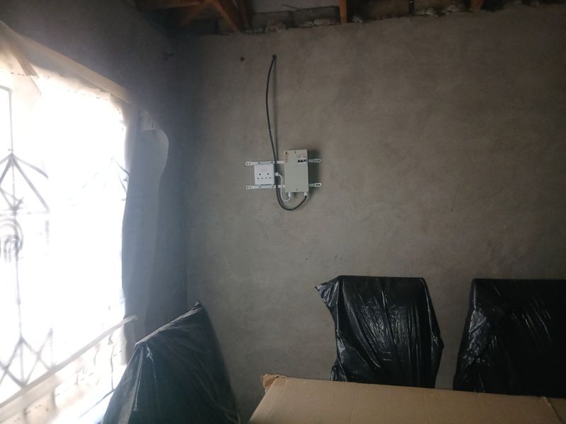 Spacious Family Home with Additional Backrooms - Photo 10