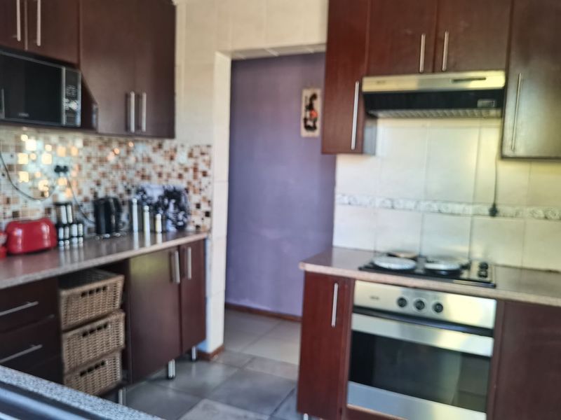 3 bedroom house for sale in KwaDwesi - Photo 4