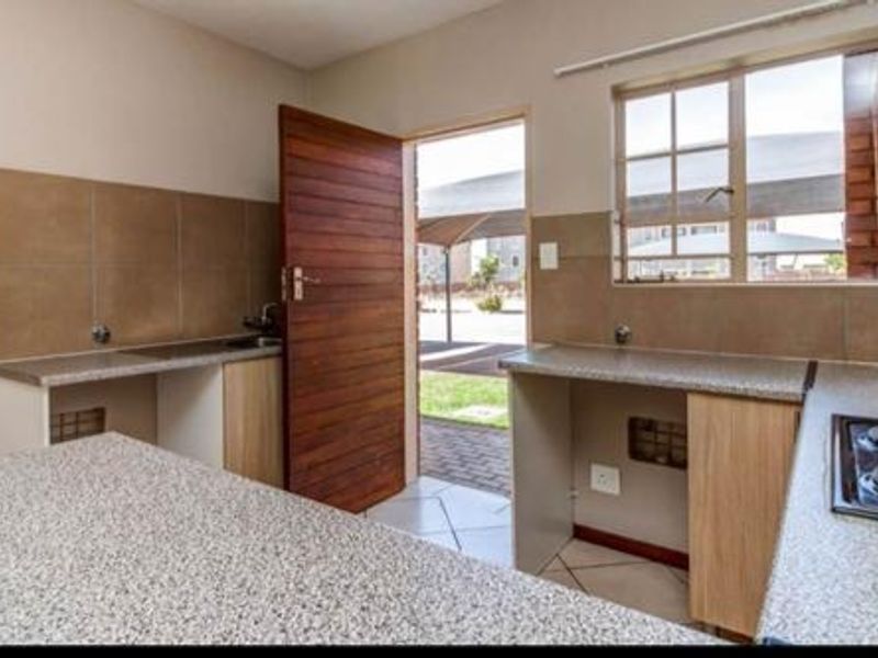 .2-Bedroom Ground Floor Apartment in Popular Monavoni Complex - Photo 8