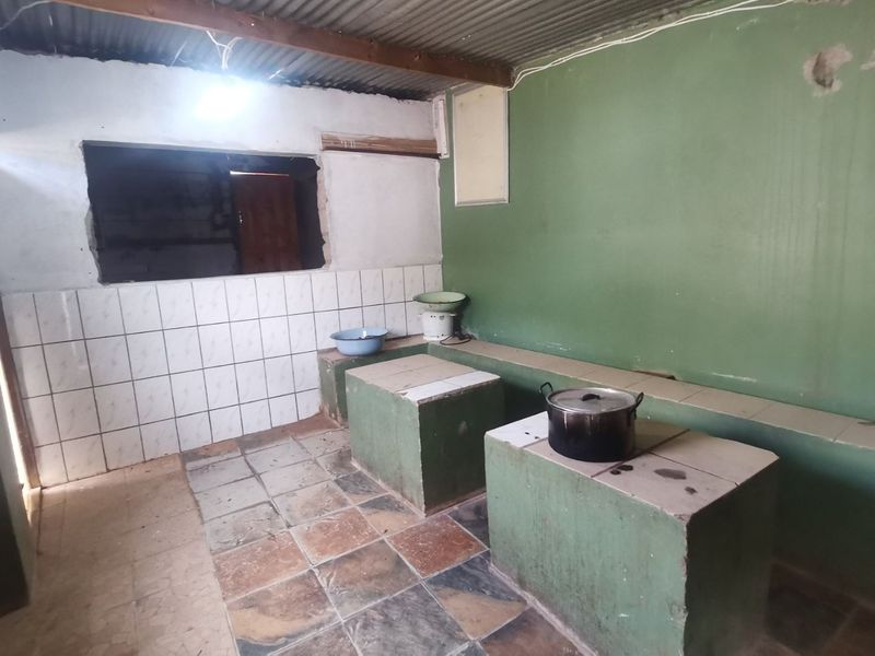 Commercial property for sale in KwaNobuhle - Photo 8