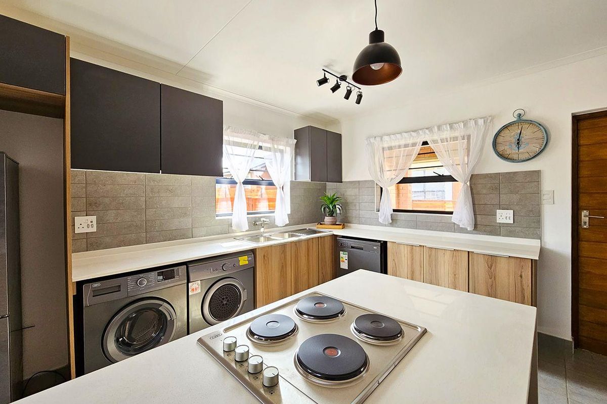 3 Bedroom 2.5 Bathroom Duplex to rent at Brookehaven - Photo 4