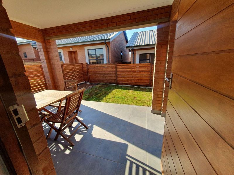 3 Bedroom 2.5 Bathroom Duplex to rent at Brookehaven - Photo 2