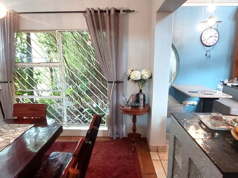 PERFECT SPACE, PERFECT LOCATION! - Photo 10