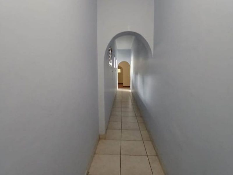 7 Bedrooms for Sale  in Rustenburg Central - Photo 8