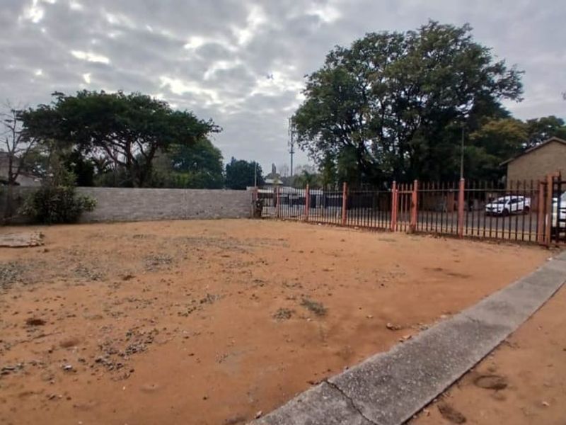 7 Bedrooms for Sale  in Rustenburg Central - Photo 6