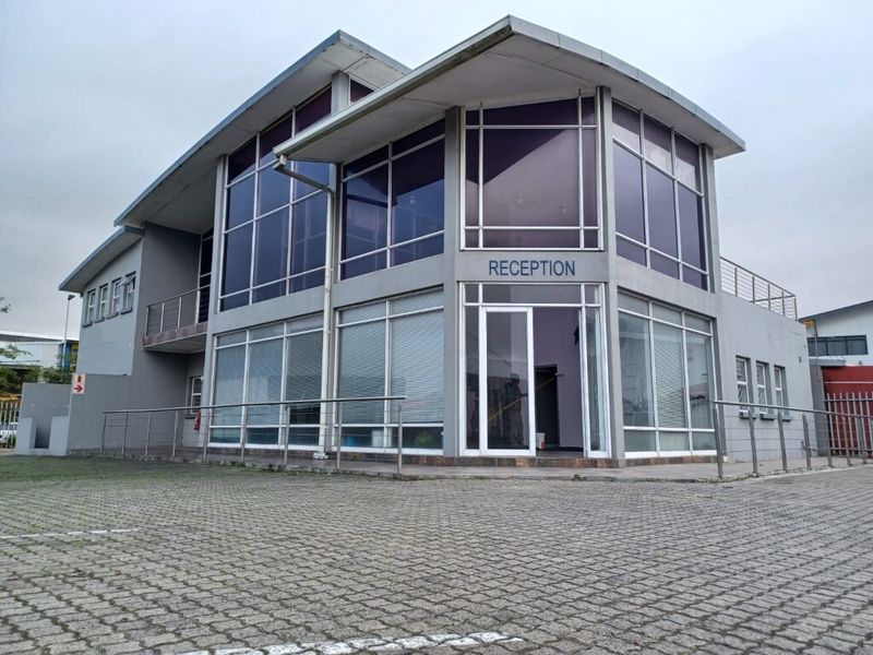 540 m2 Free Standing office building for Sale in Airport City - Photo 2