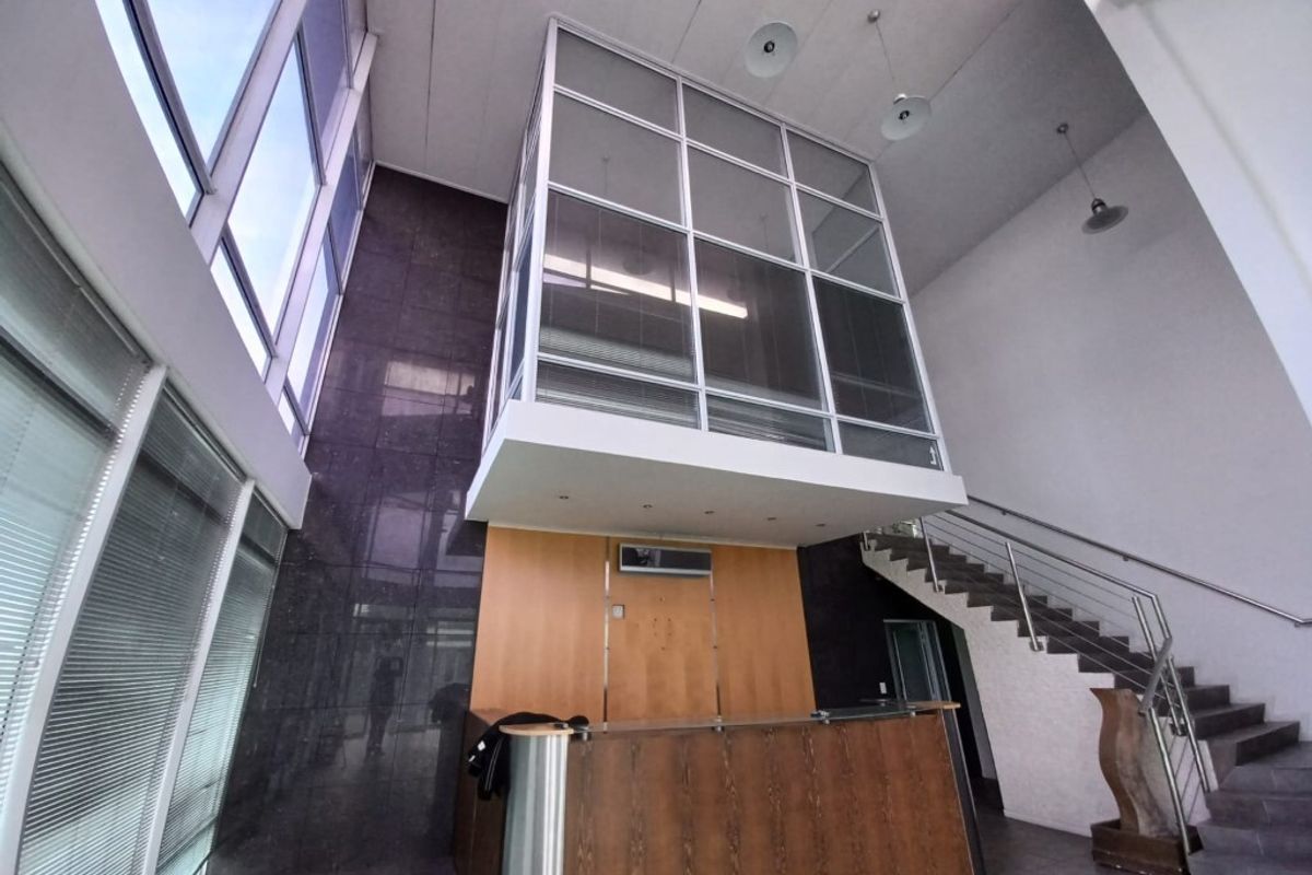 540 m2 Free Standing office building for Sale in Airport City - Photo 5