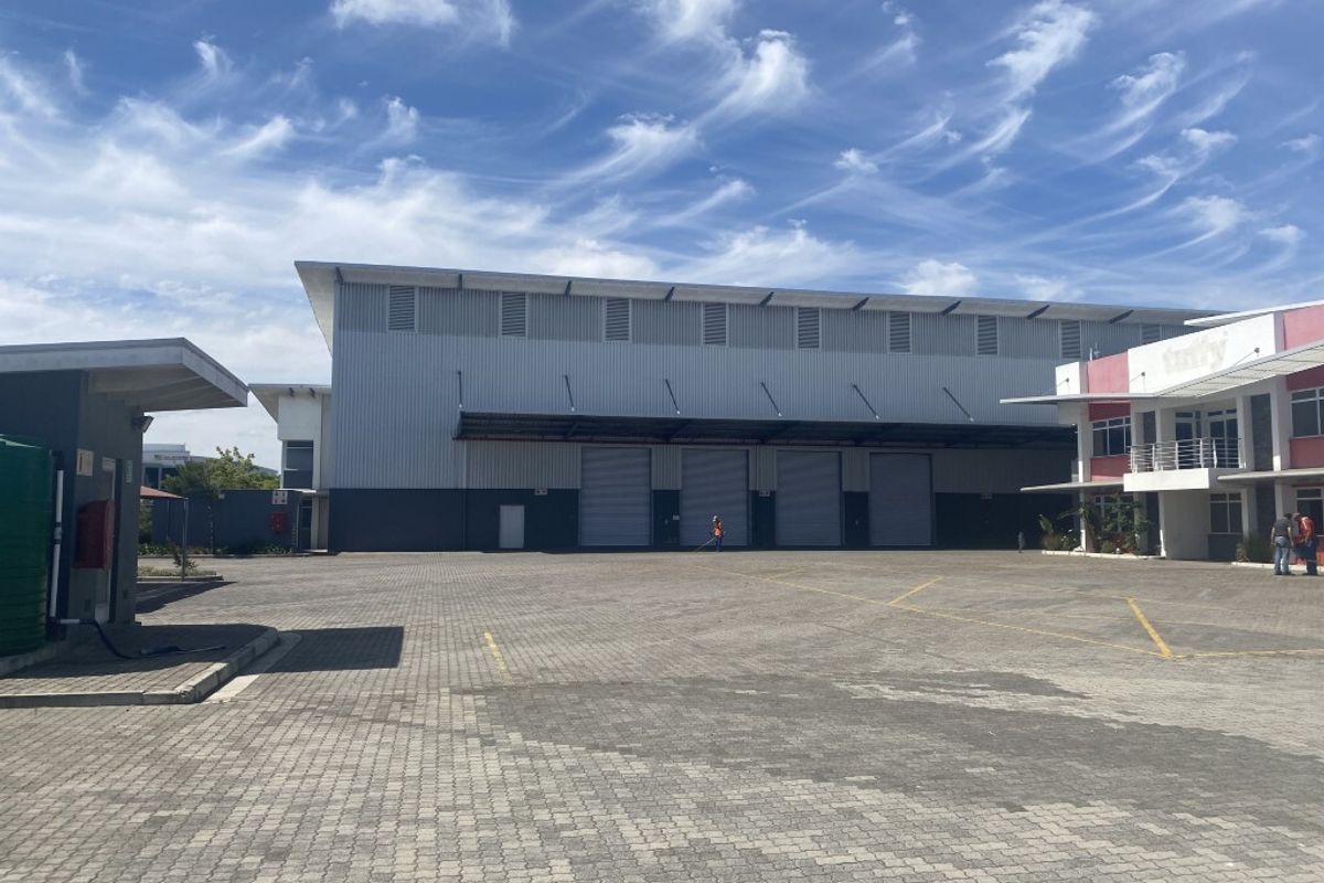 Modern and secure premises to let in the sought after area of Airport City - Photo 4