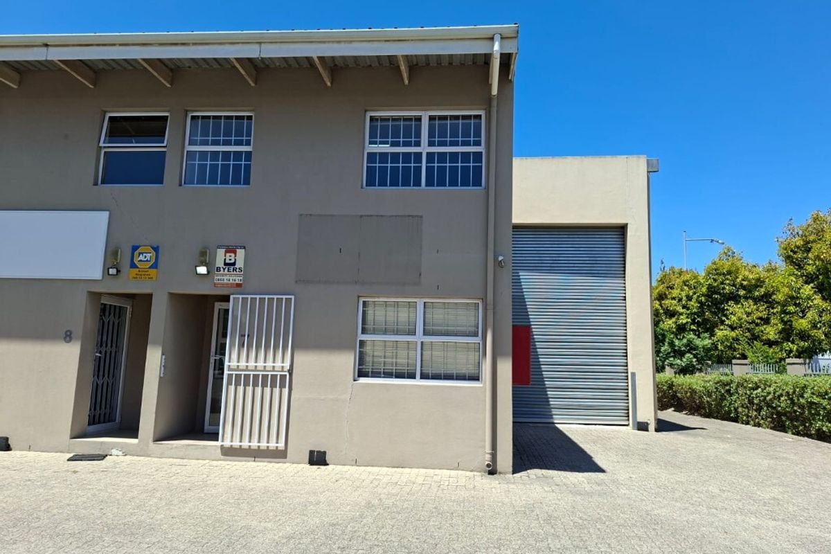 220m2 for rent in Glenkey Place, AIrport City - Photo 2