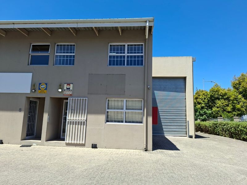 220m2 for rent in Glenkey Place, AIrport City - Photo 2