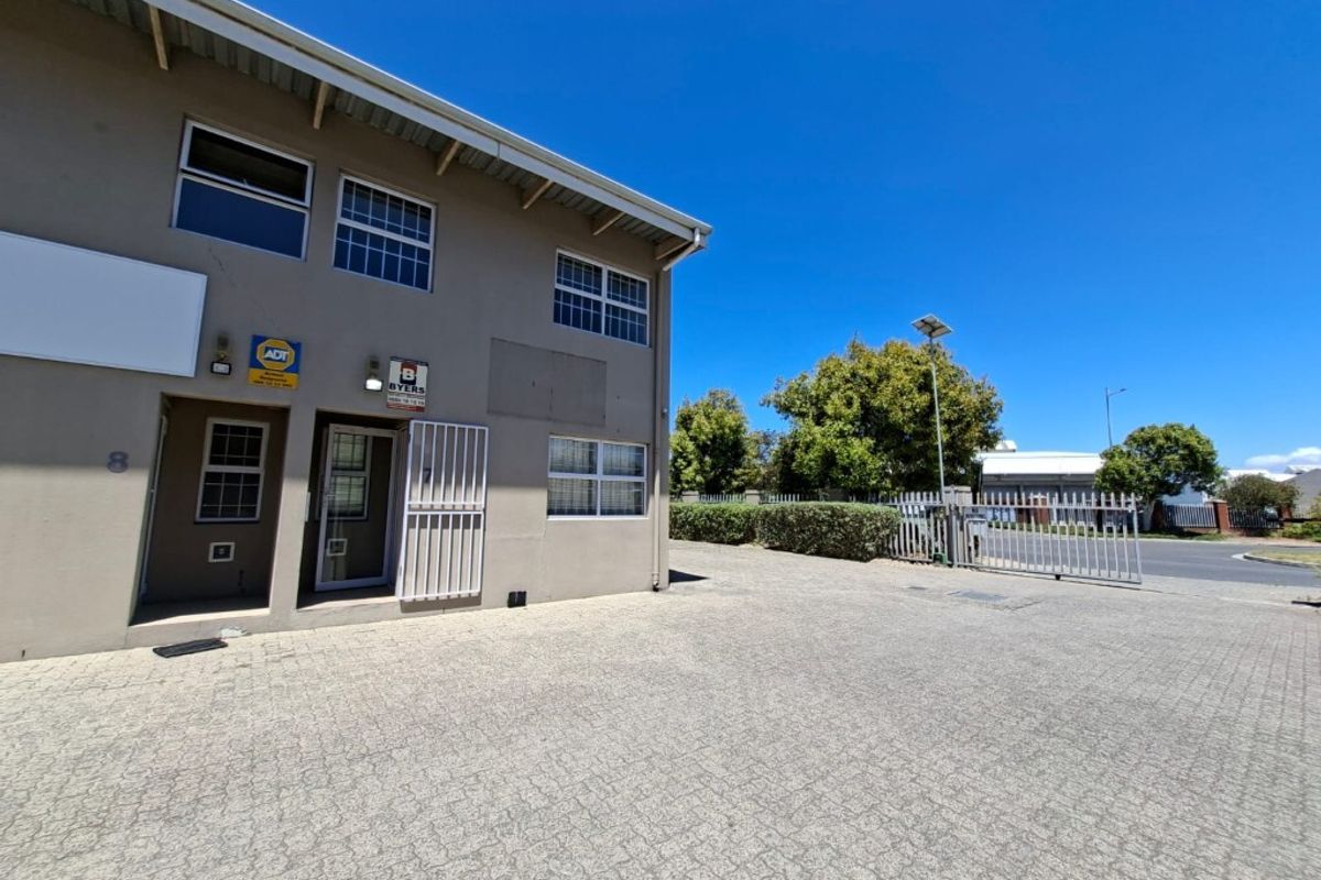 220m2 for rent in Glenkey Place, AIrport City - Photo 3
