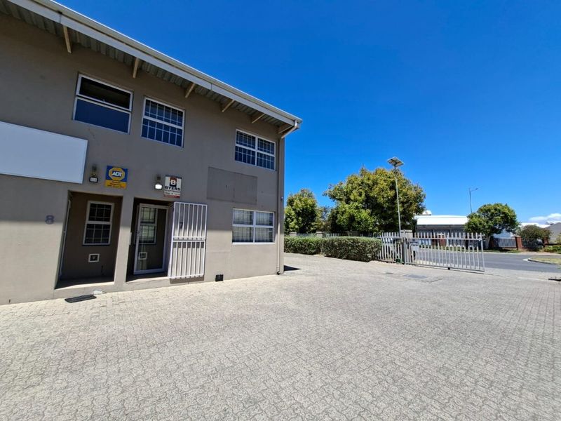 220m2 for rent in Glenkey Place, AIrport City - Photo 3