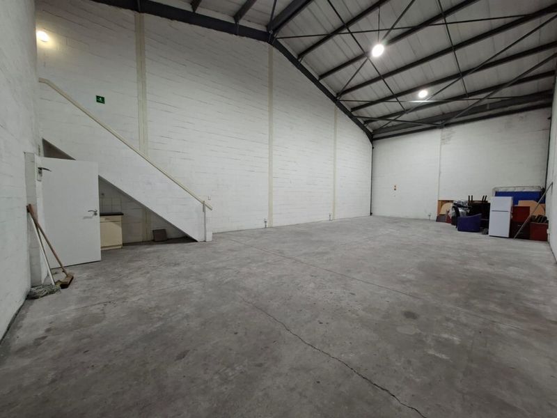 220m2 for rent in Glenkey Place, AIrport City - Photo 7