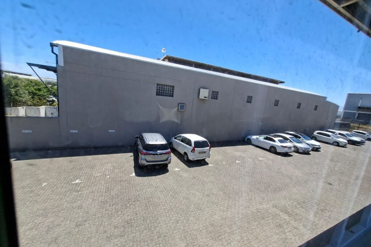 220m2 for rent in Glenkey Place, AIrport City - Photo 5
