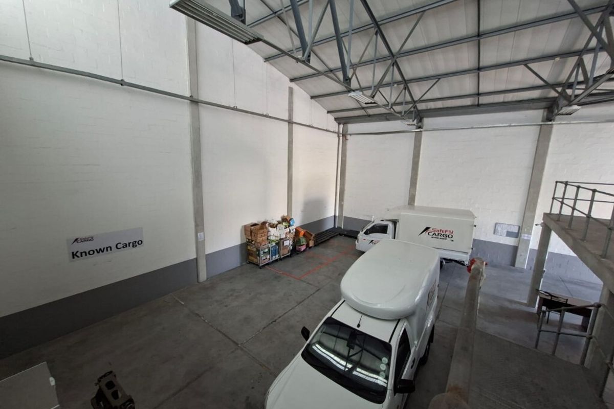 404 m2 Unit in popular CTX Business park in the Airport Precint - Photo 5