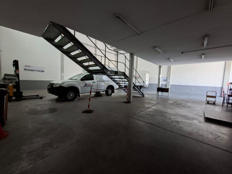 404 m2 Unit in popular CTX Business park in the Airport Precint - Photo 10