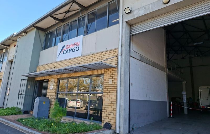 404 m2 Unit in popular CTX Business park in the Airport Precint