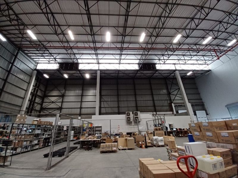 A Grade warehouse , 14metre high, Sprinkler system - Photo 5