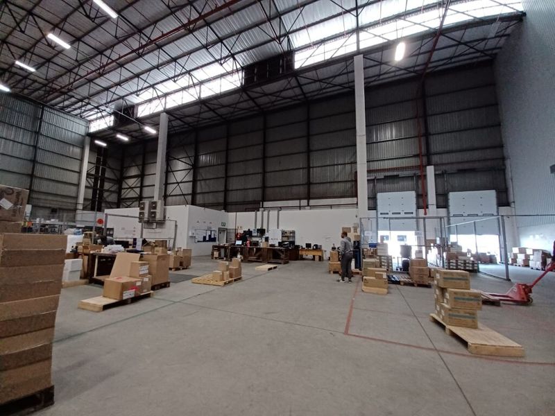 A Grade warehouse , 14metre high, Sprinkler system - Photo 10