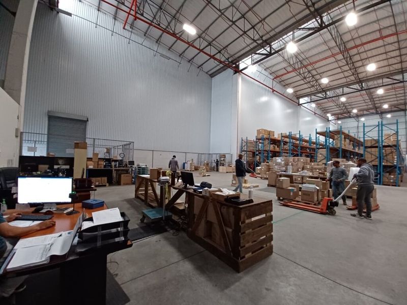 A Grade warehouse , 14metre high, Sprinkler system - Photo 7