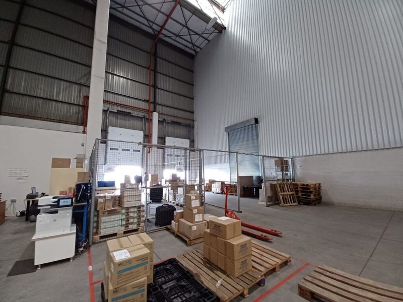 A Grade warehouse , 14metre high, Sprinkler system - Photo 4
