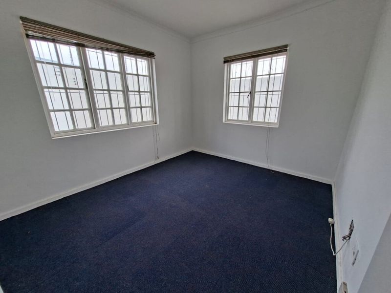 Small industrial unit to let in Airport Industria 1 - Photo 10