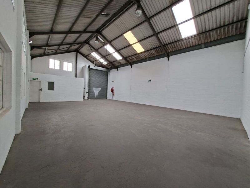 Small industrial unit to let in Airport Industria 1 - Photo 7