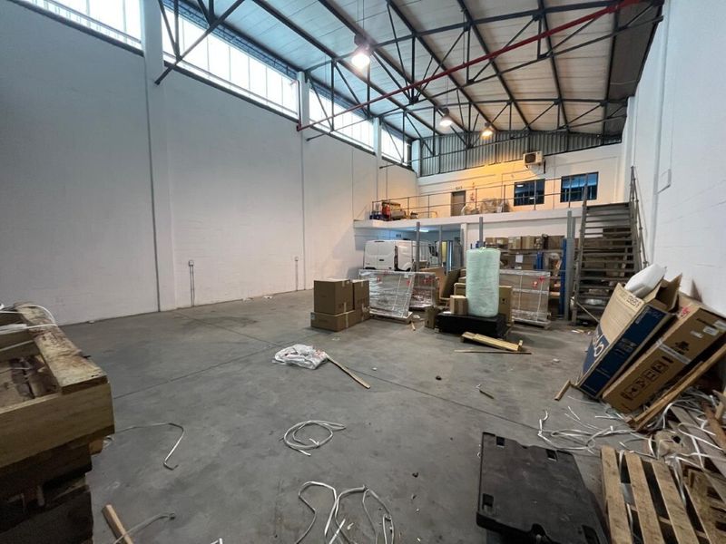 Neat unit to rent in CTX Business Park, Airport Industria - Photo 7