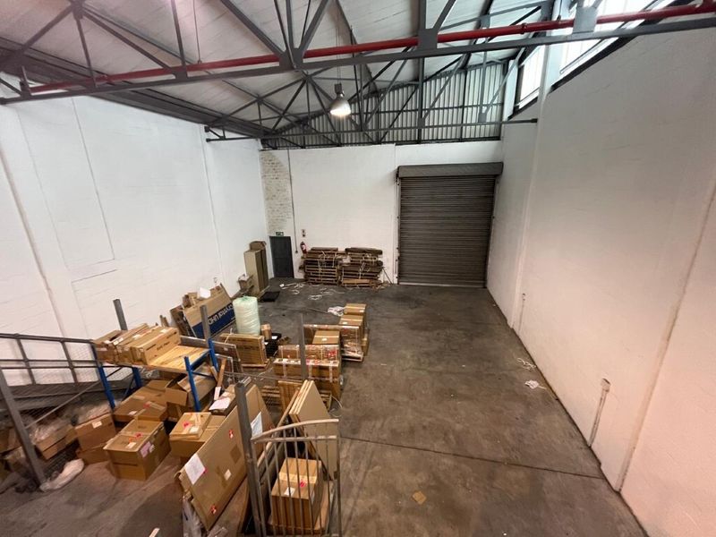 Neat unit to rent in CTX Business Park, Airport Industria - Photo 6