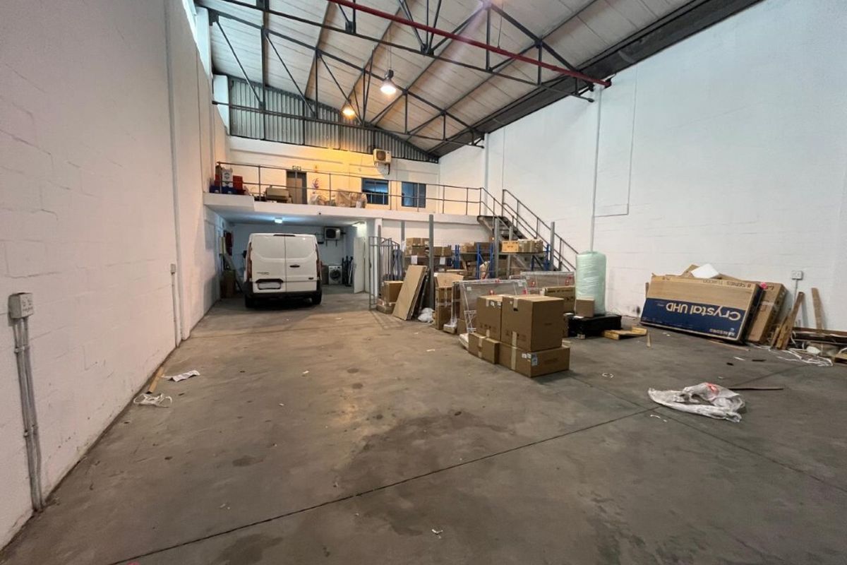 Neat unit to rent in CTX Business Park, Airport Industria - Photo 4