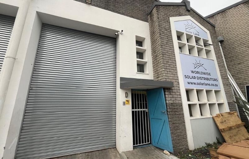 Prime 462m2 Industrial Unit for Lease in Airport Industria