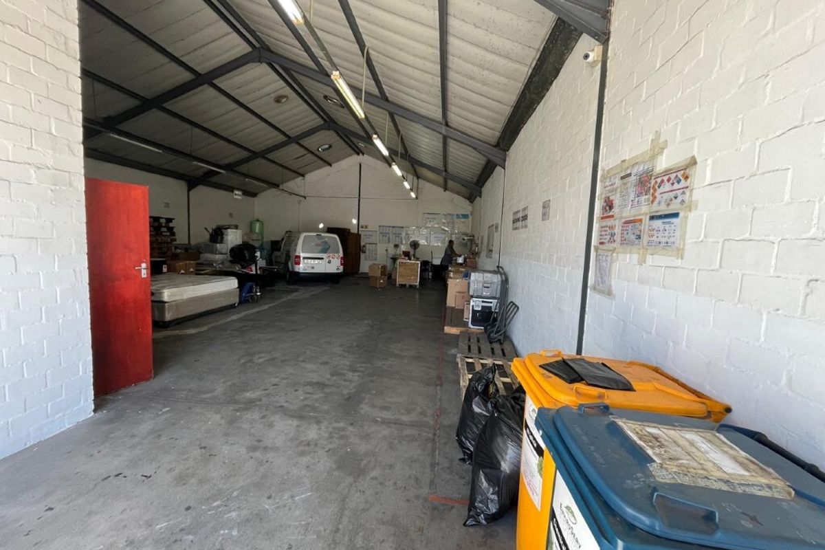 Mini warehouse to let in Airport Industria 2 - Photo 3